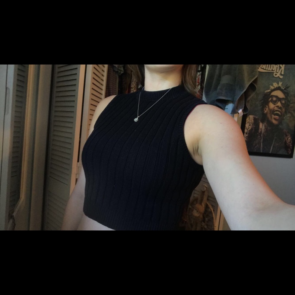 Black Crop Top Size Small